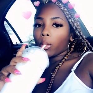 Meet your Posher, Veronica